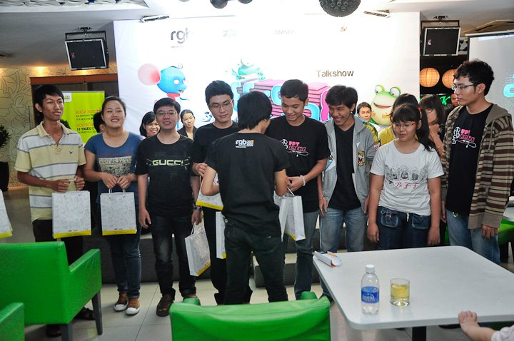 299581_1949756950890_1451587607_31700527_4563438_n