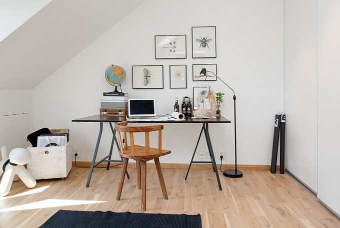 wonderful-minimalist-attic-design-in-2013-with-rustic-wooden-chair-and-glass-table-personal-workspace-black-carpet-laptop-on-table
