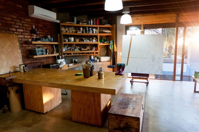 work-space-Wooden-Rustic-Table-design
