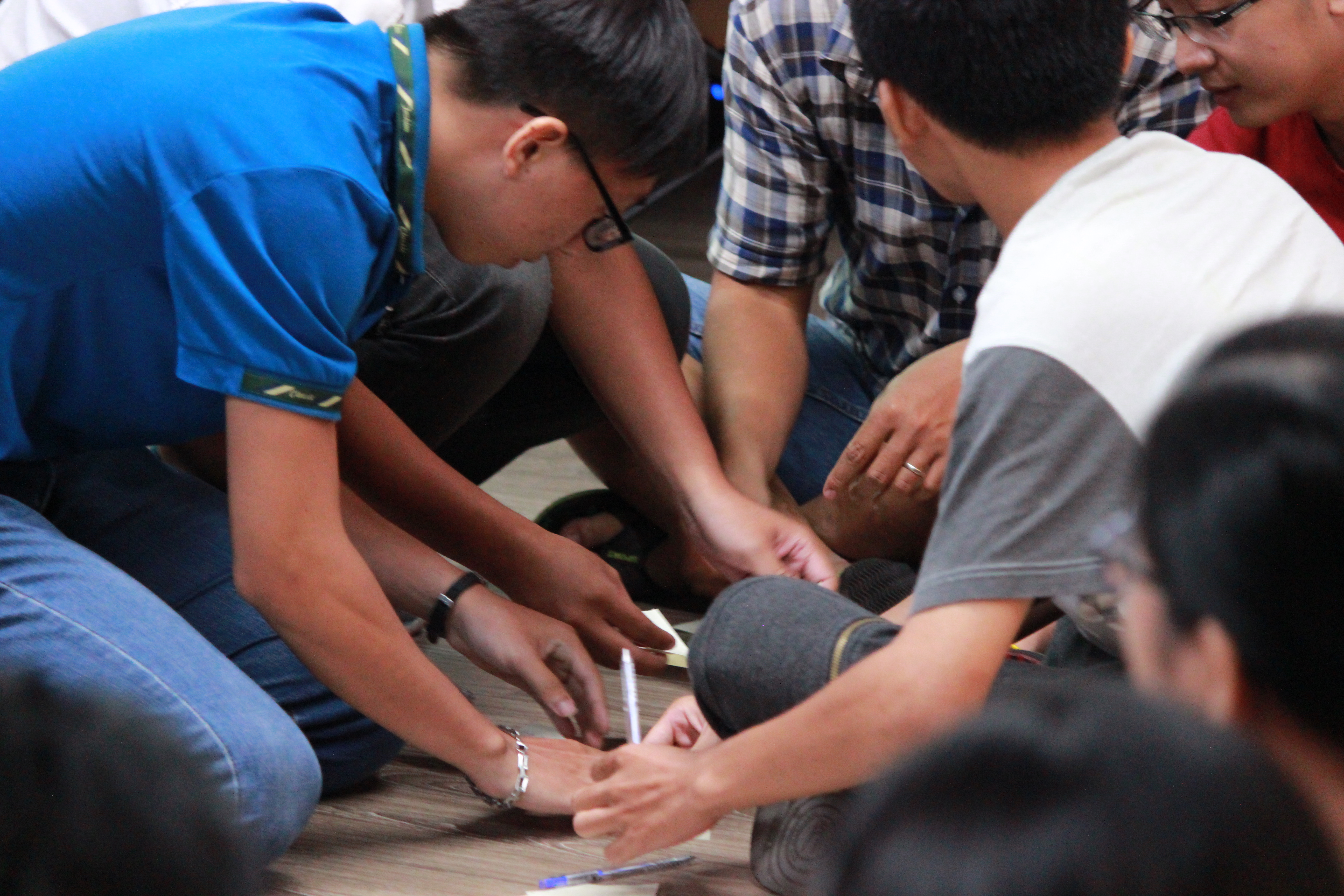 rgb_creative_talkshow_design8_leodinh_15